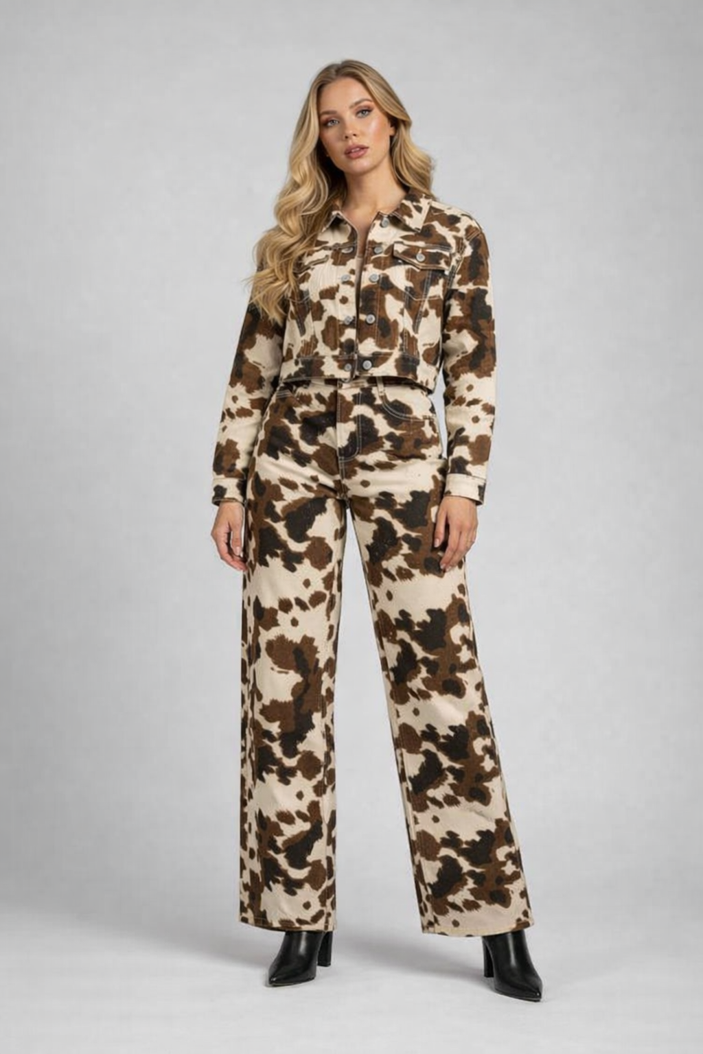 Cropped Cow Print Denim Jacket - Image 3