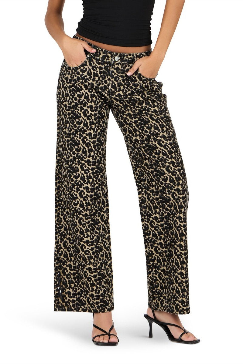 Leopard Print Low-Rise Wide-Leg Jeans - Image 3