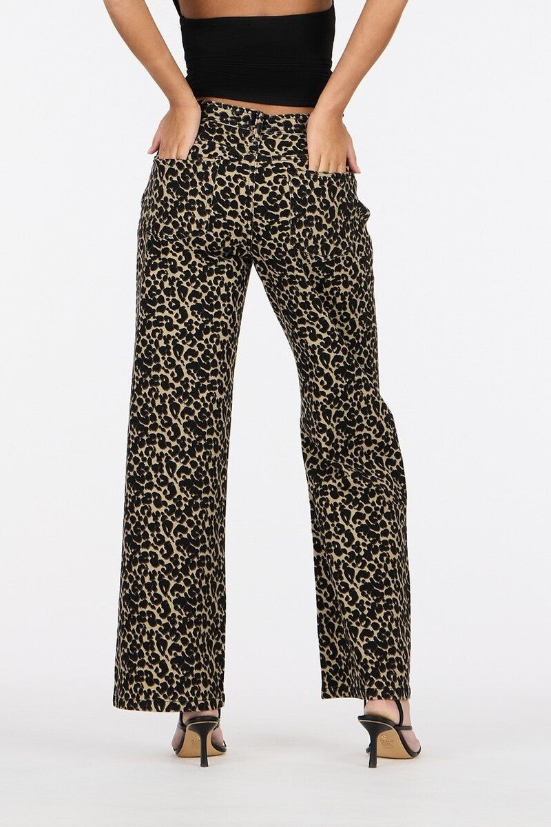 Leopard Print Low-Rise Wide-Leg Jeans - Image 2