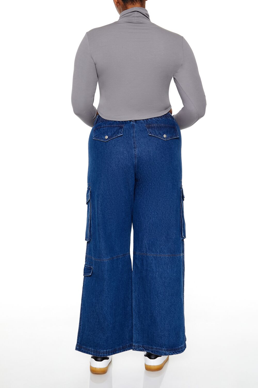 Plus Size Mid-Rise Cargo Jeans - Image 4