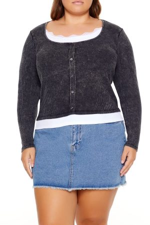 Plus Size Ribbed Henley Top