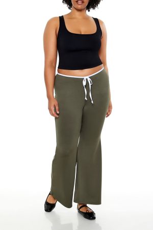 Plus Size Tie-Waist Flare Leggings